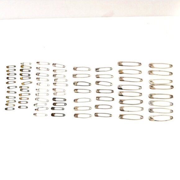 86 Piece Lot XS, S, M & Large SafetyMilitary,Laundry,Horse Blanket Pin w/Tin - Picture 3 of 4